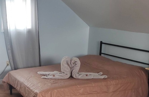 Timmins House | Cozy little house in a quiet neighborhood, close to walking trail and river.