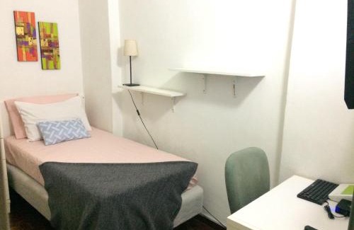 Kuala Lumpur House | Cozy Little Room at Suria Kipark Damansara Apartment with Single Bed and a Foldable Mattress