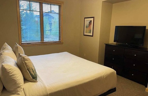 Four O'Clock Cabin | Cozy lodge in fantastic Breckenridge with SKI in/SKI out access