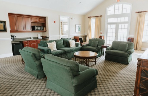 Midlothian Cottage | Cozy lodge on the Independence golf course. 15 minutes from Short Pump.