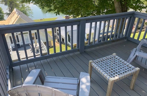 Kuttawa Apartment | Cozy loft within walking distance of Hu’Bs. Beautiful lake view!