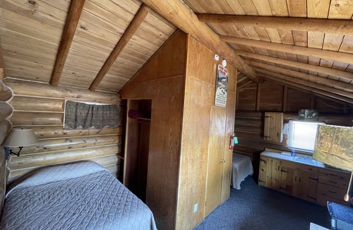Helena House | Cozy Log Cabin #2 on Beautiful Canyon Ferry Lake