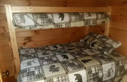 Cooperstown Cabin | Cozy Log Cabin at Warrior Ethos Farm