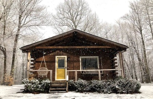 Roxbury Cabin | Cozy Log Cabin in the Catskill Mountains