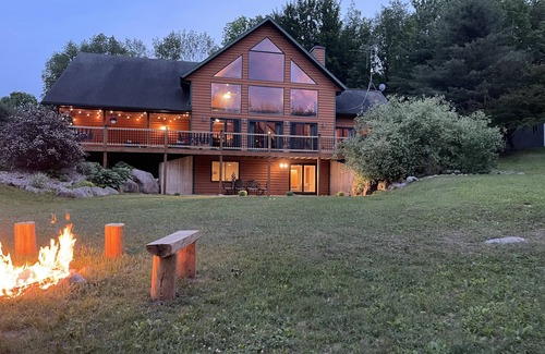 Iola Cabin | Cozy Log Cabin - Nature Escape - 5 acres