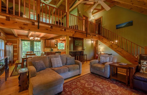 Foscoe Cabin | Cozy Log Cabin with Views of Grandfather Mountain