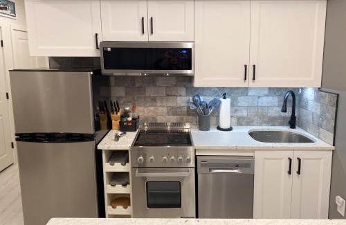 Lincoln Apartment | COZY LOON MOUNTAIN ESCAPE - Free shuttle, Pool, Hot tub, River&Mnt Views