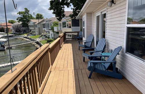 Sunrise Beach House | Cozy LOTO retreat! Main channel, 2 decks & dock. Dog friendly & No Cleaning fee!