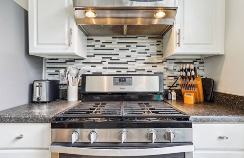 Lower Garden District House | Cozy Lower Garden District Gem