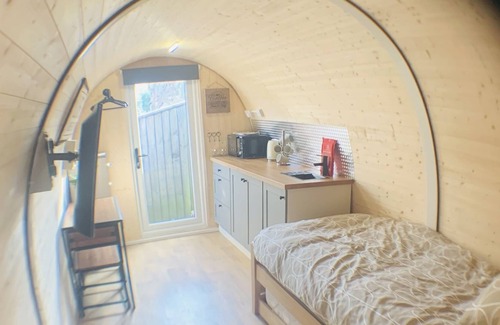 Haverfordwest Cabin | Cozy Luxury glamping pod with outdoor decking