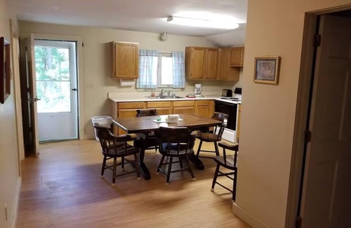 Raymond Cottage | Cozy Maine Cottage with Stunning Views & Waterfront Access on Panther Pond