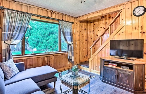 Manistee House | Cozy Manistee Home: Walk to Beach & Downtown!