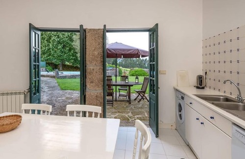 Santa Cruz do Lima Villa | Cozy Mansion in Ponte de Lima with Swimming Pool