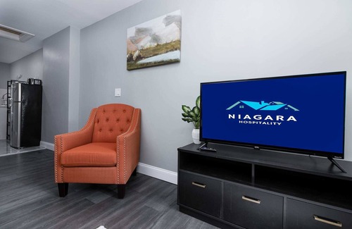 Downtown Niagara Falls Apartment | Cozy Micro apartment Sleeps 4, Minutes from Falls