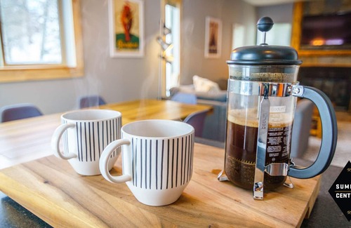Wildernest House | Cozy, modern 2BD/2BA townhome minutes from 4 world class ski resorts.