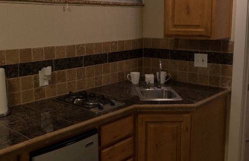 South Ogden Apartment | Cozy Modern Apt. - Ski; Hill AFB; Weber State Uni