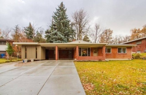 South Ogden Apartment | Cozy Modern Apt. - Ski; Hill AFB; Weber State Uni