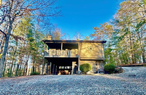 Blairsville Cabin | Cozy Modern Cabin, Fall in Love with Nature Again!