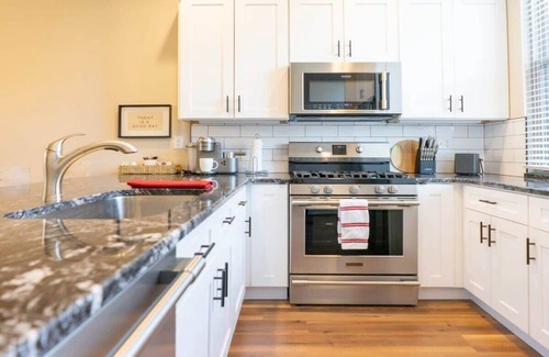 LaSalle Park House | Cozy & Modern Soulard 4BR & Game Room/ABODEbucks