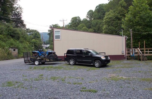 Northfork Cabin | Cozy Mountain Cabin within minutes to Hatfield McCoy and Outlaw Trails