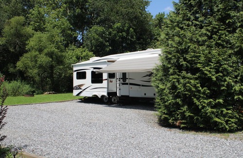 Hayesville House | Cozy Mountain Camper