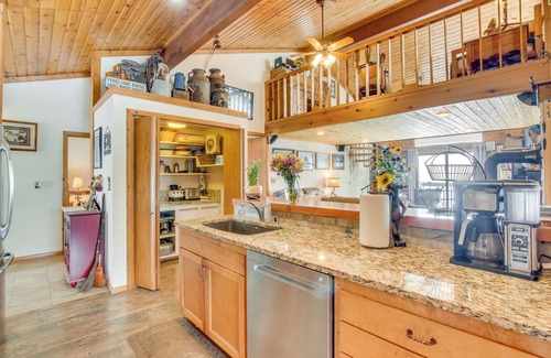 Thayne House | Cozy Mountain Home on 10 Acres w/Fire Pit + Games