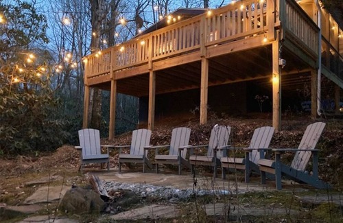 Lake Toxaway House | Cozy mountain home w/hot tub sauna near waterfall