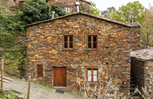 Lousa House | Cozy mountain house for two