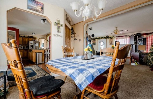 Peyton House | Cozy Mountain View Retreat + Pet Friendly
