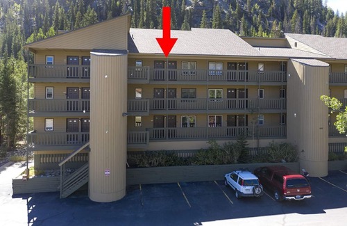Frisco Condo | Cozy Mountainside, on Rec Path and Summit Stage, walk into Frisco