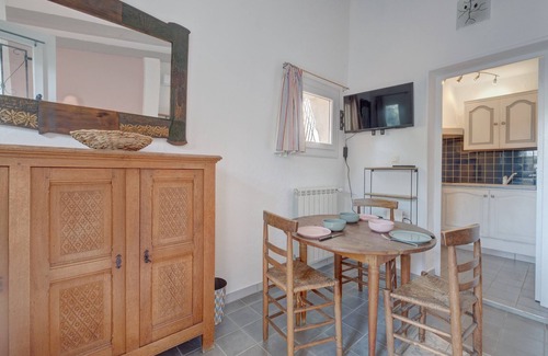 Bagnols-en-Foret Cabin | Cozy nest in nature halfway between the sea and the hilltop villages of Fayence