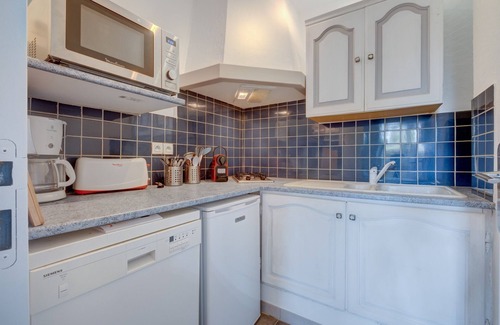 Bagnols-en-Foret Cabin | Cozy nest in nature halfway between the sea and the hilltop villages of Fayence