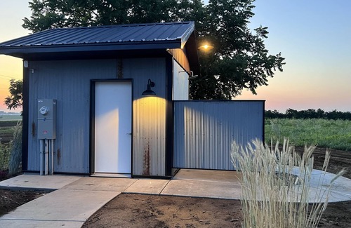 Rock Elm House | Cozy New Airstream on remote Farmland, Pet Friendly, outdoor bathhouse, fire pit