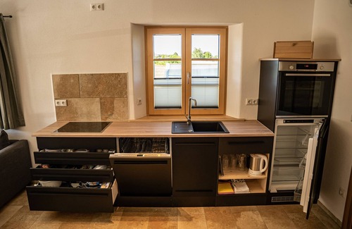 Grosskarolinenfeld Condo | Cozy new apartment