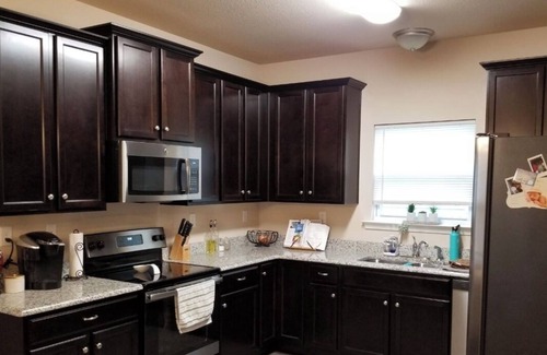 South Norfolk House | Cozy New Build on a private street near the downtown Norfolk and Greenbrier.