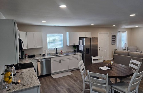 Middletown House | Cozy New Const. Ranch Near Park