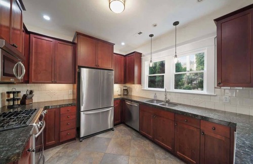 Corbett - Terwilliger - Lair Hill House | Cozy Oasis - 5BD Pet-Friendly Home - Arcade
