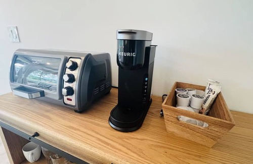 Yellow Point Apartment | Cozy Oceanfront Studio with King bed/Beach Access