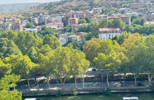 Avlabari Apartment | Cozy Old Tbilisi Apartment in Avlabari