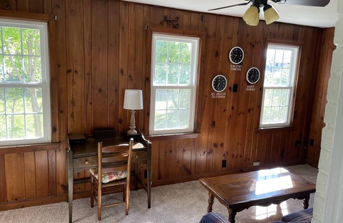 Kingsport House | Cozy on Carolina