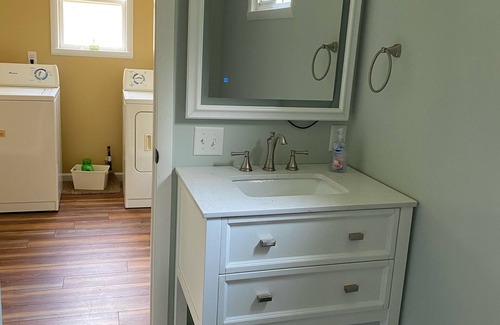 Adrian House | Cozy One Bedroom House