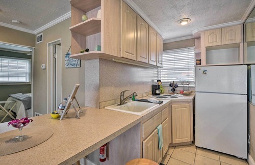 Neptune Cottage | Cozy Ormond Beach Bungalow: Steps to the Sand