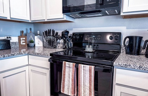 Clear Lake House | Cozy & Peaceful Home 4 bedrooms with Office Space. Family friendly