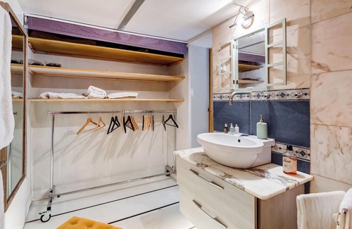 Rione XIV Borgo Apartment | cozy penthouse sited on exclusive pedestrian Borgo Pio. Perfect for family of 3