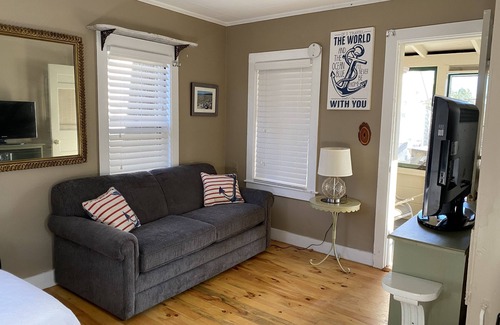 Ogunquit Apartment | Cozy, perfect location, dog friendlynUpdated calendar with more availability!