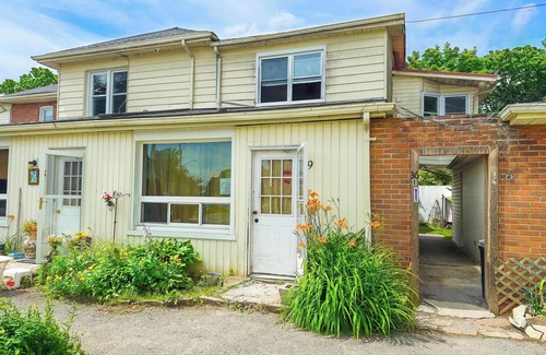 Bobcaygeon Apartment | Cozy & Pet-Friendly 3BR Retreat in Bobcaygeon