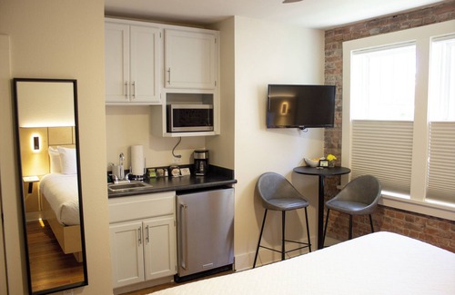 Historic Downtown Durango Apartment | Cozy Pet Friendly King Studio in the Heart of Downtown Durango, CO