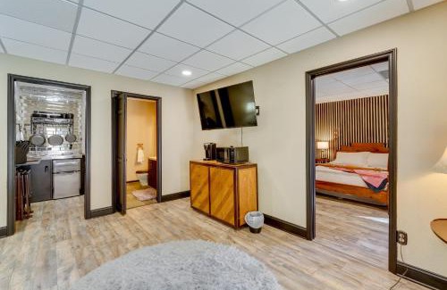 Hickory House | Cozy, Pet-Friendly Retreat in Hickory with Fire Pit!