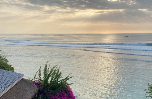 Pecatu Apartment | Cozy place with Impossible beach view to escape the hectic city! Pet Friendly!