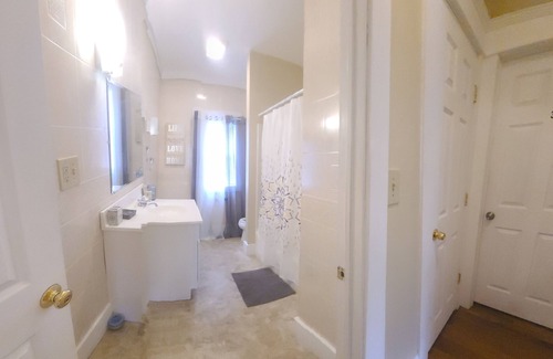 Springfield Apartment | Cozy Private bedroom in a shared apartment in Springfield, Massachusetts